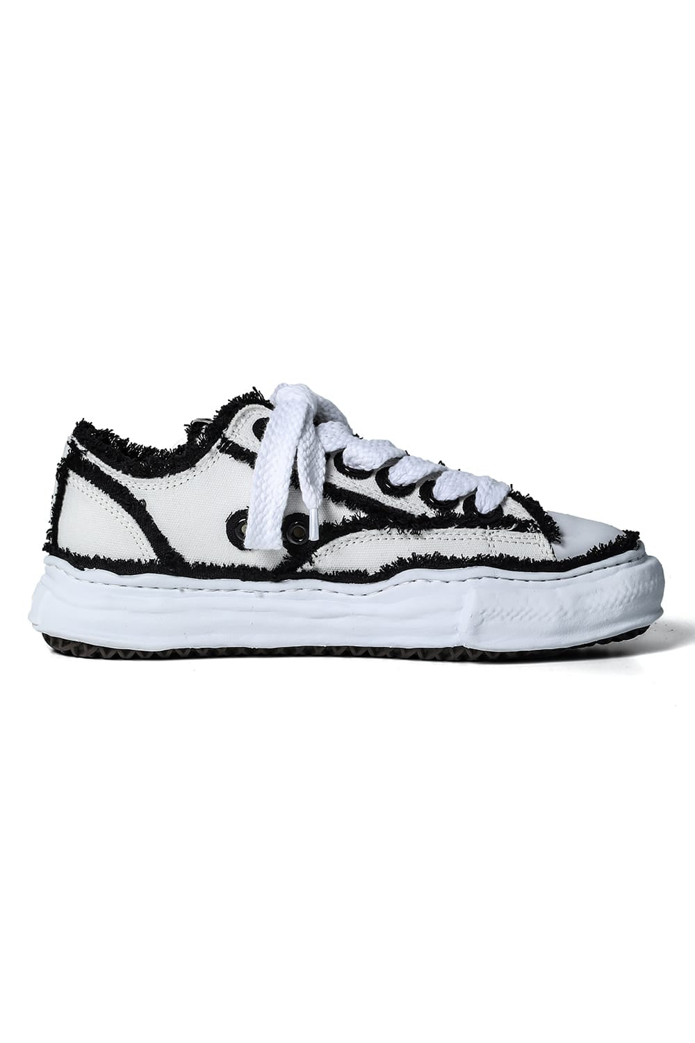 -PETERSON Low- Overhanging canvas Low-top sneakers White