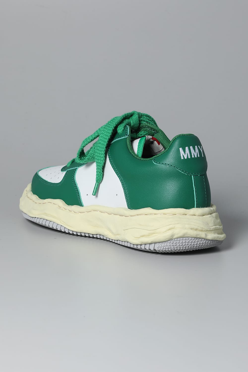 WAYNE Low leather Low-top sneakers  Vintage Like Sole Green / White