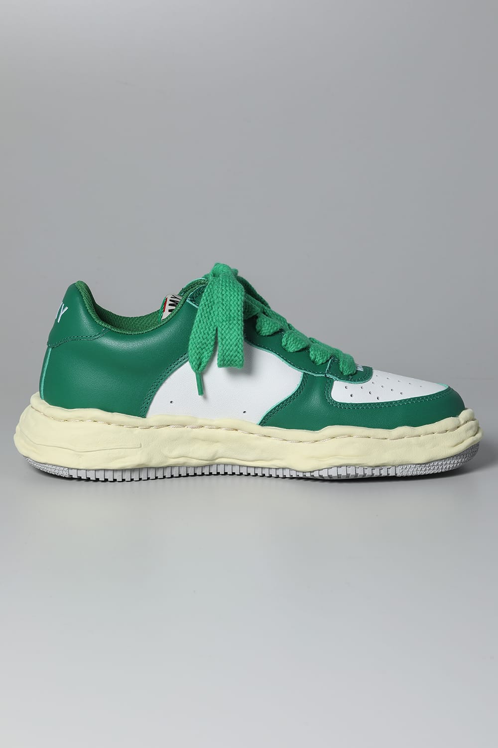 WAYNE Low leather Low-top sneakers  Vintage Like Sole Green / White