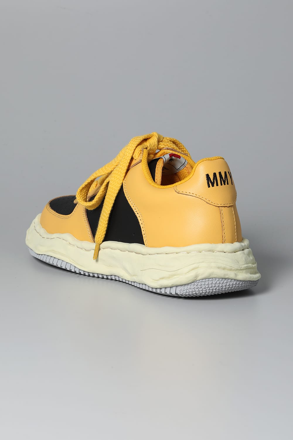 WAYNE Low leather Low-top sneakers  Vintage Like Sole Yellow / Black