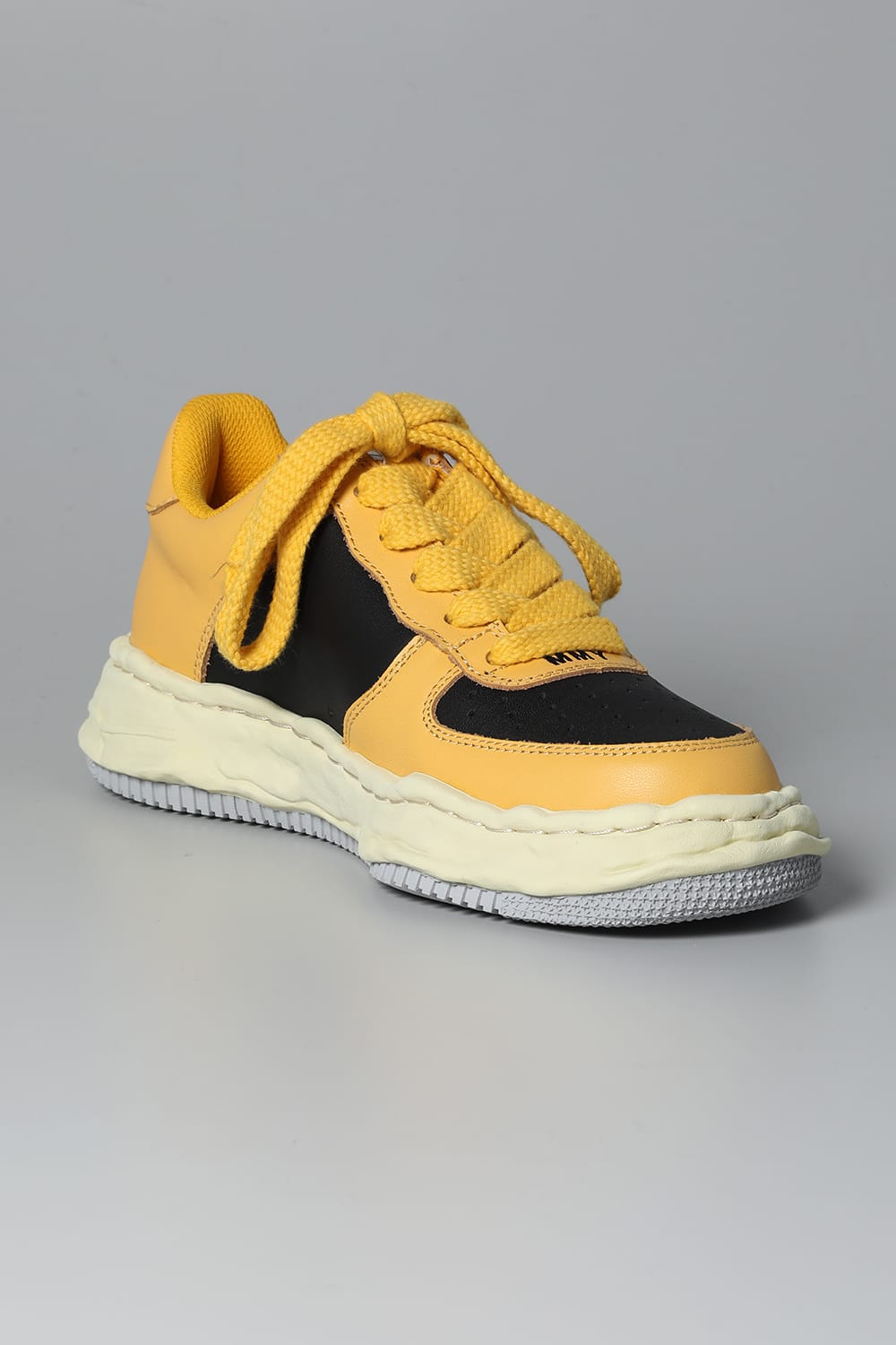 WAYNE Low leather Low-top sneakers  Vintage Like Sole Yellow / Black