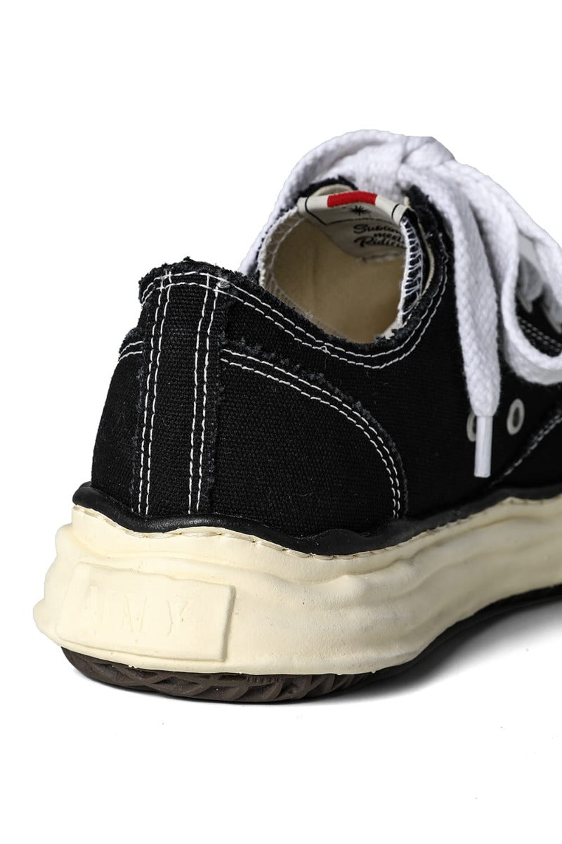 PETERSON canvas Low-cut sneakers  Vintage like sole Black