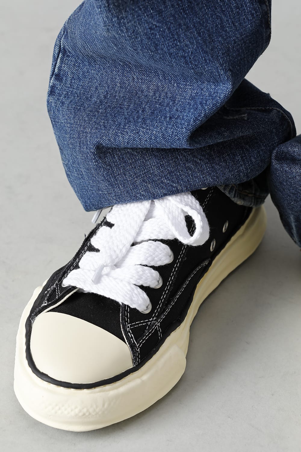 PETERSON canvas Low-cut sneakers  Vintage like sole Black