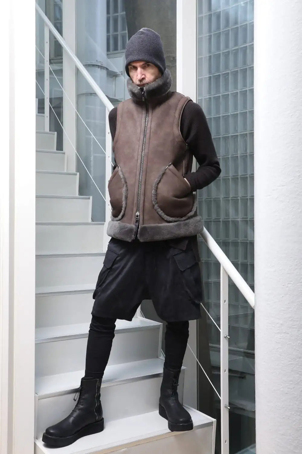 ハイネックベスト シープスキン ワームグレイ