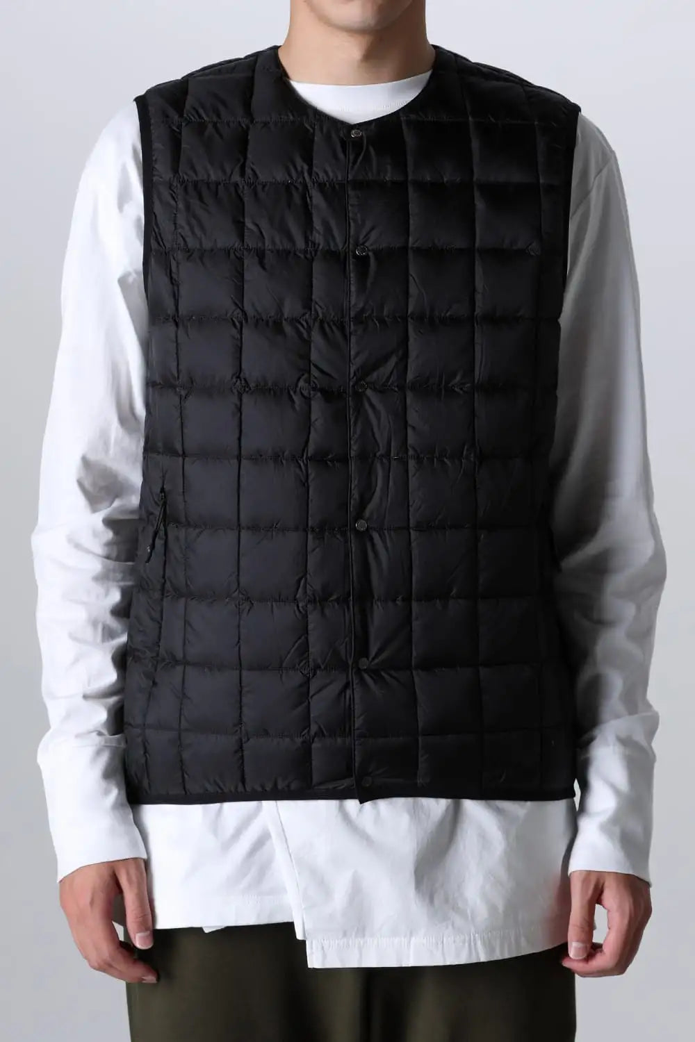 MOUNTAIN HI-SPEC CREW NECK DOWN VEST＜900FP+＞ Black