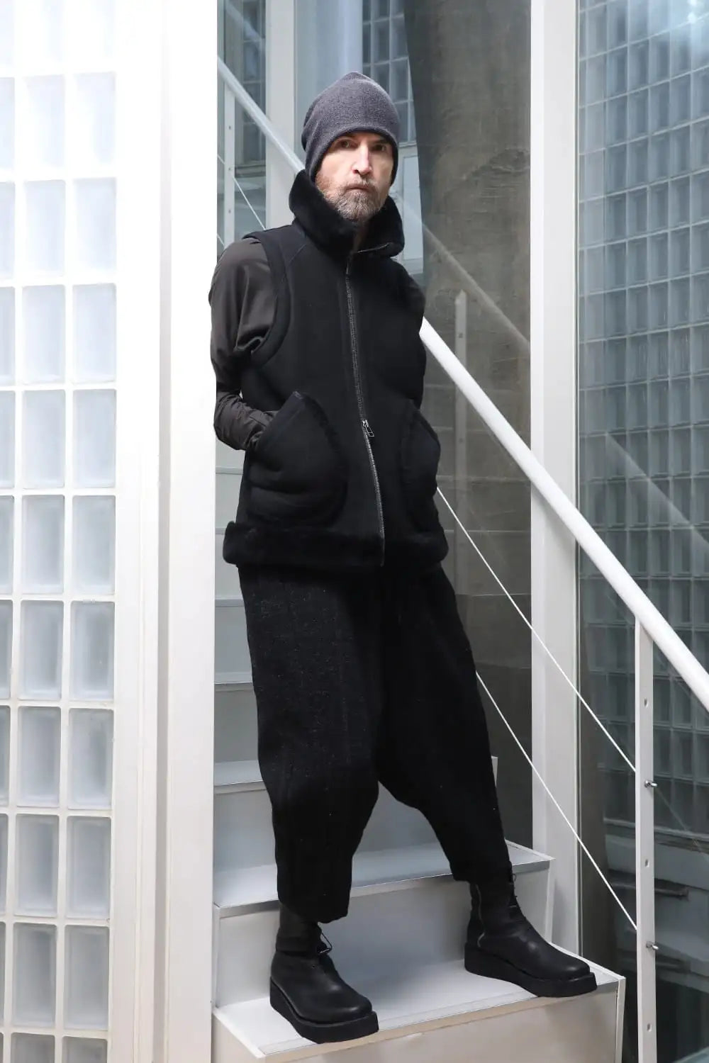 High neck  Vest Sheep Skin Black