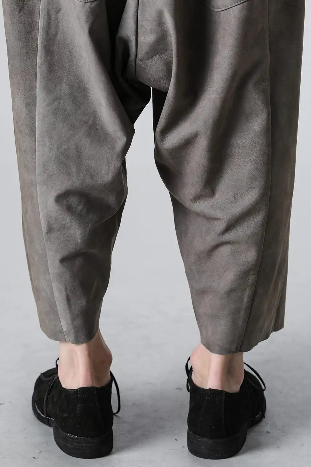 リラックスパンツ ソフトヌバックカウレザー Slate Gray