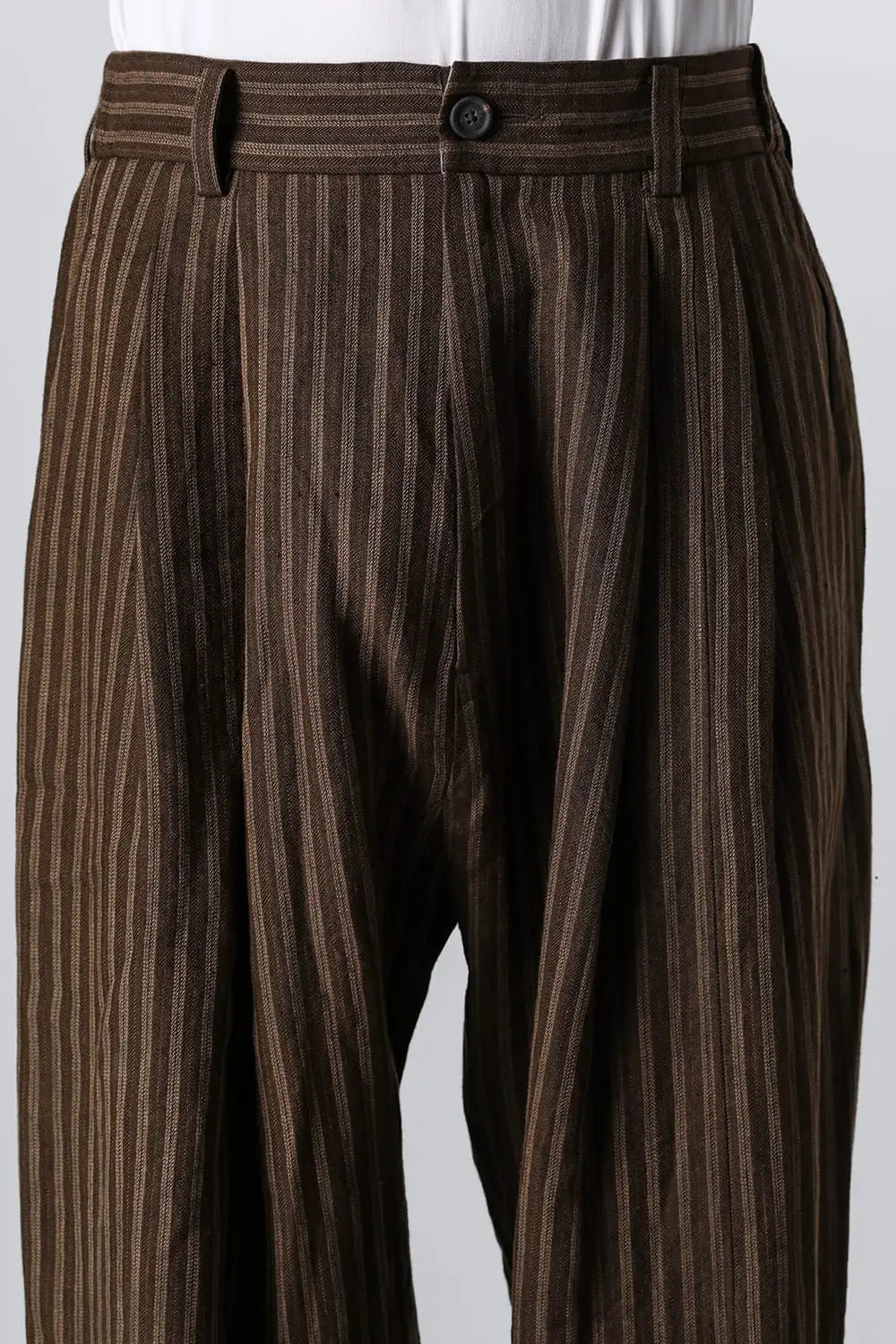 Front Pleats Tapered Long Trousers