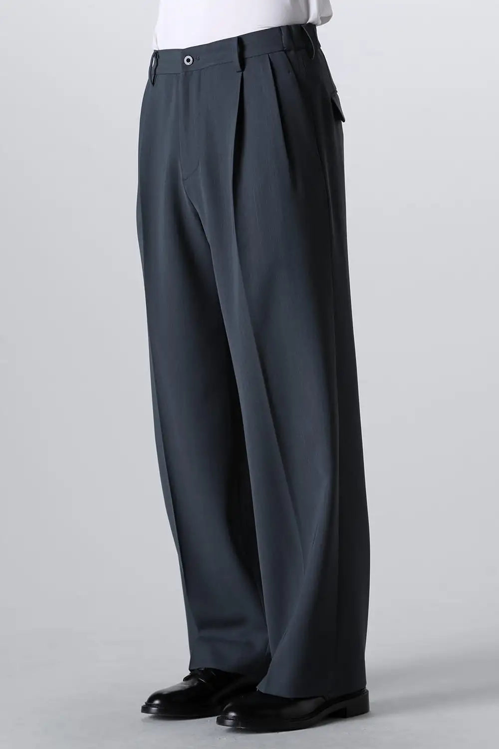 Two Tucks Wide Trousers Charcoal