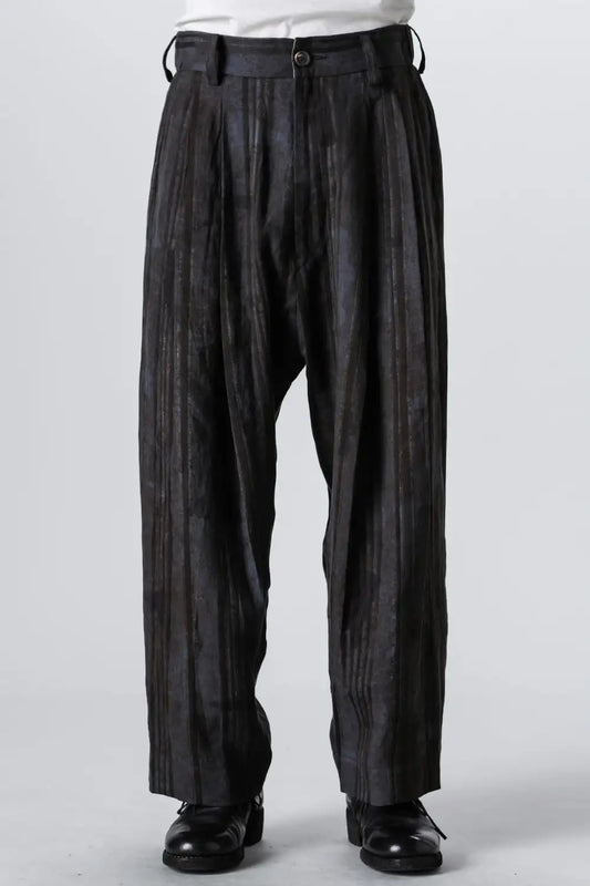 Front Pleats Tapered Long Trousers