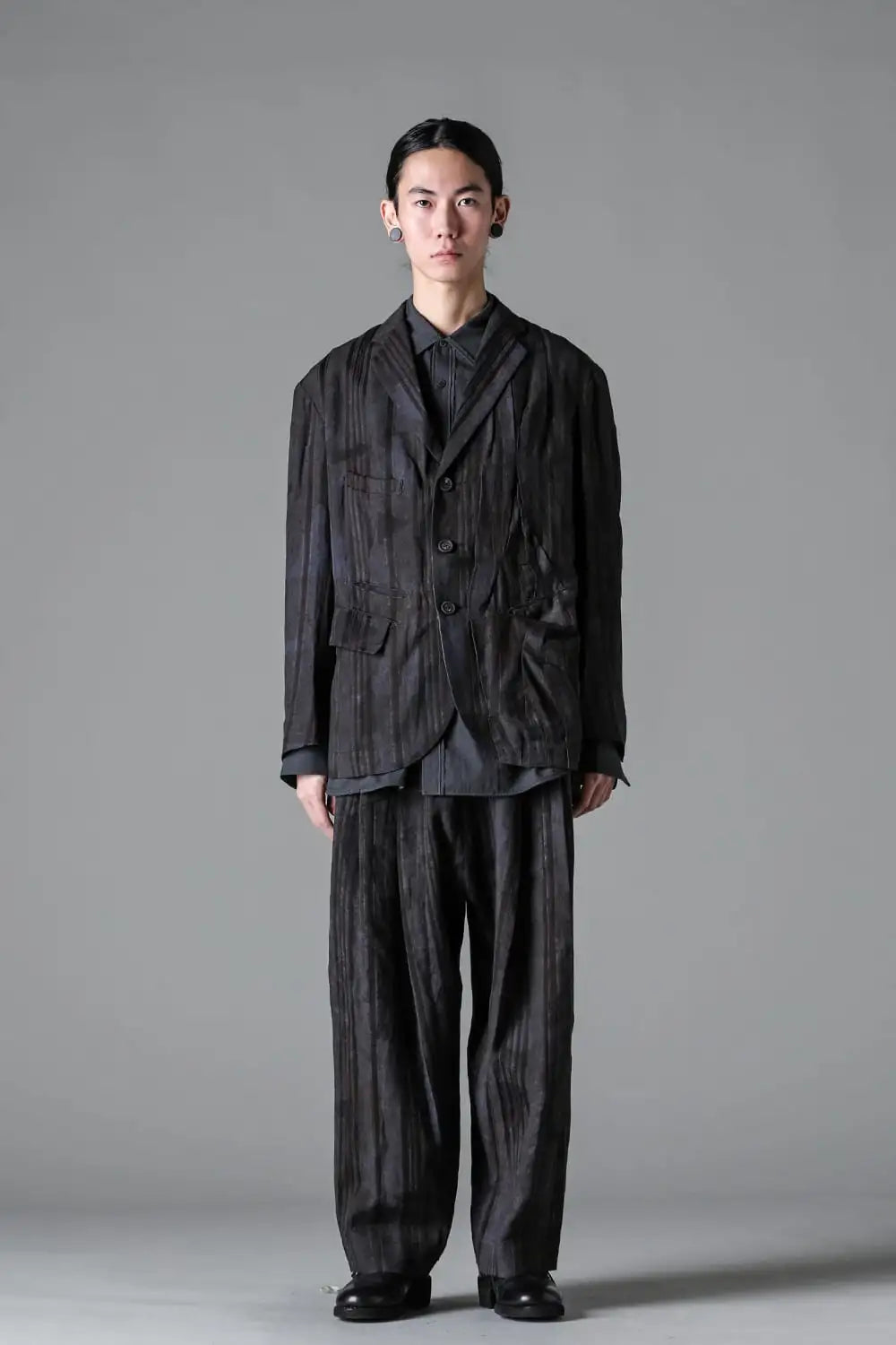 Front Pleats Tapered Long Trousers