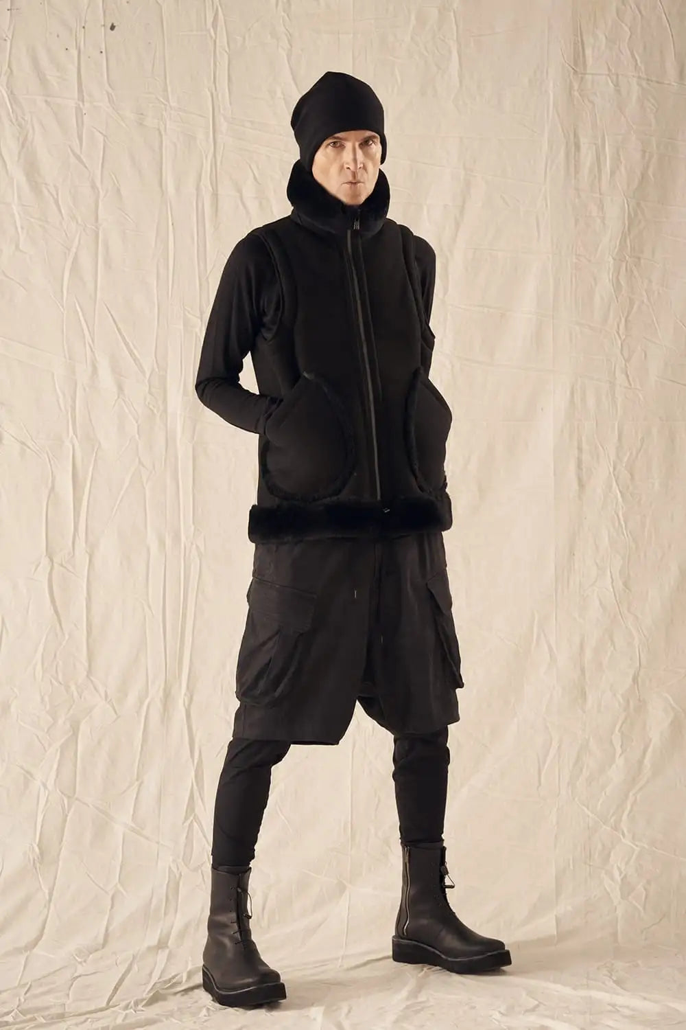 High neck  Vest Sheep Skin Black