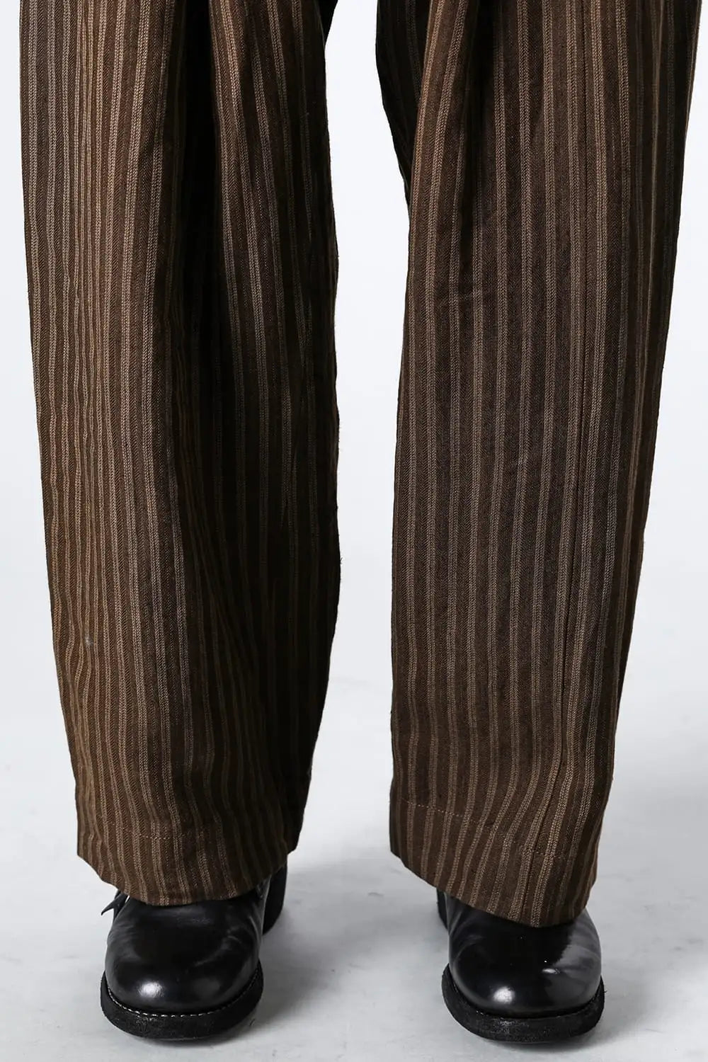 Front Pleats Tapered Long Trousers