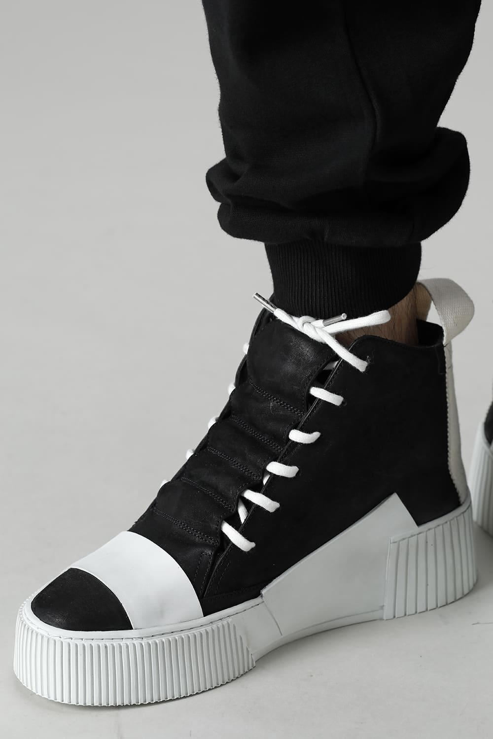 BAMBA1.1 BLACK Y LIGHT GREY - WHITE SOLE