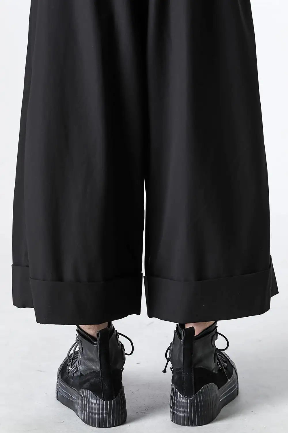 Baggy cropped pants 60/2 cotton gabardine