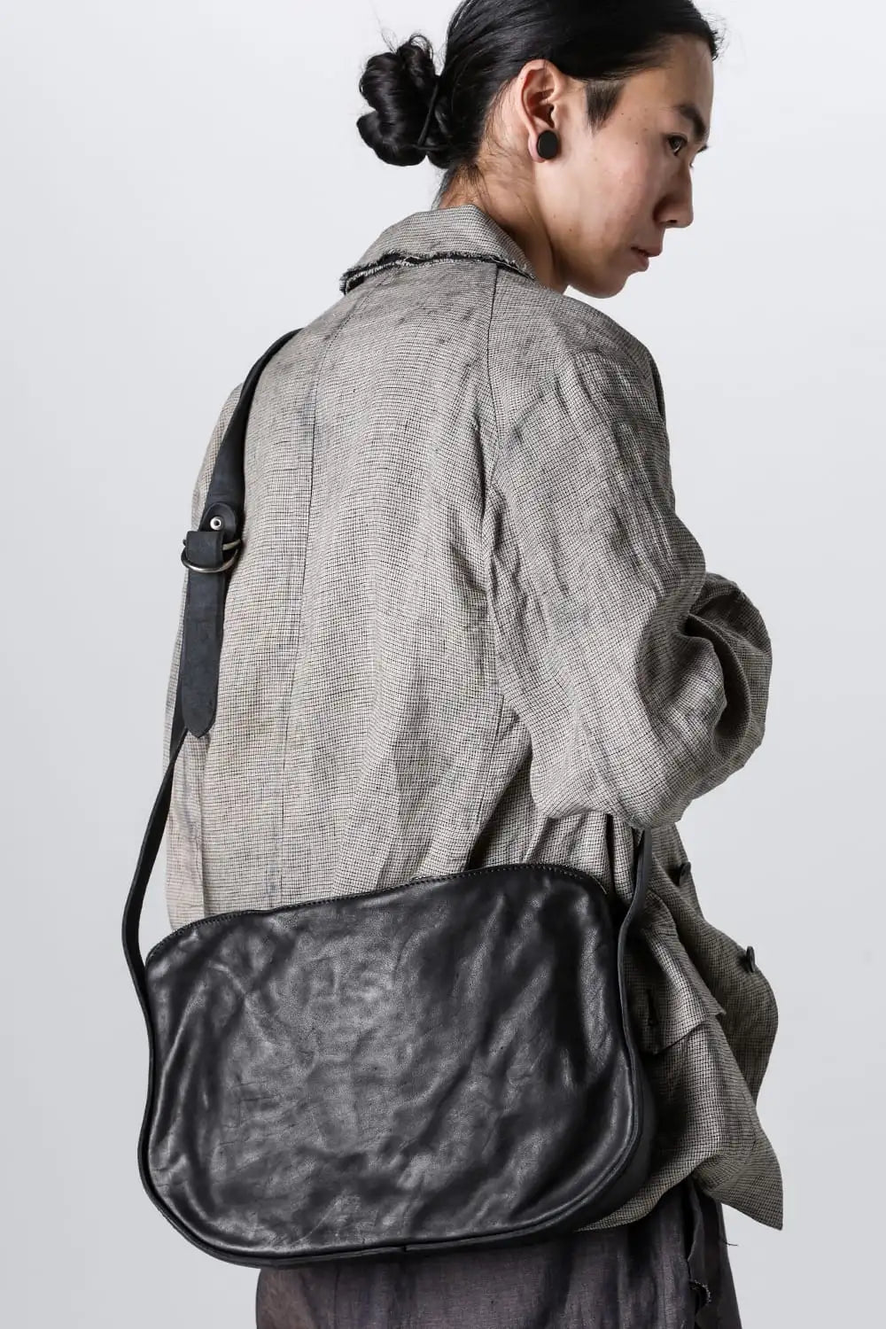 ミディアムクロッシーバッグソフトホースフルグレイン - RD01 Black