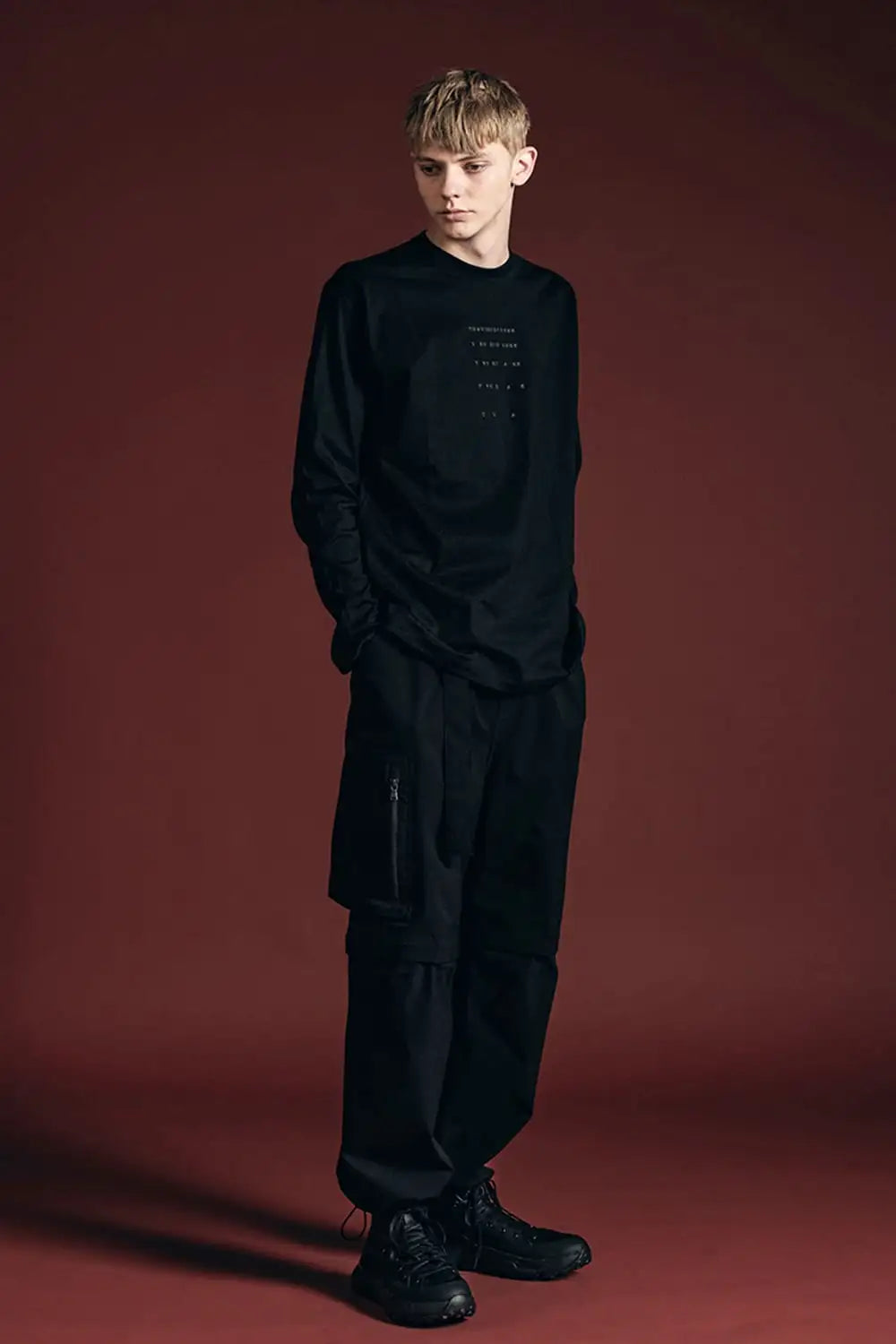 Embroidered L/S T-shirt Black