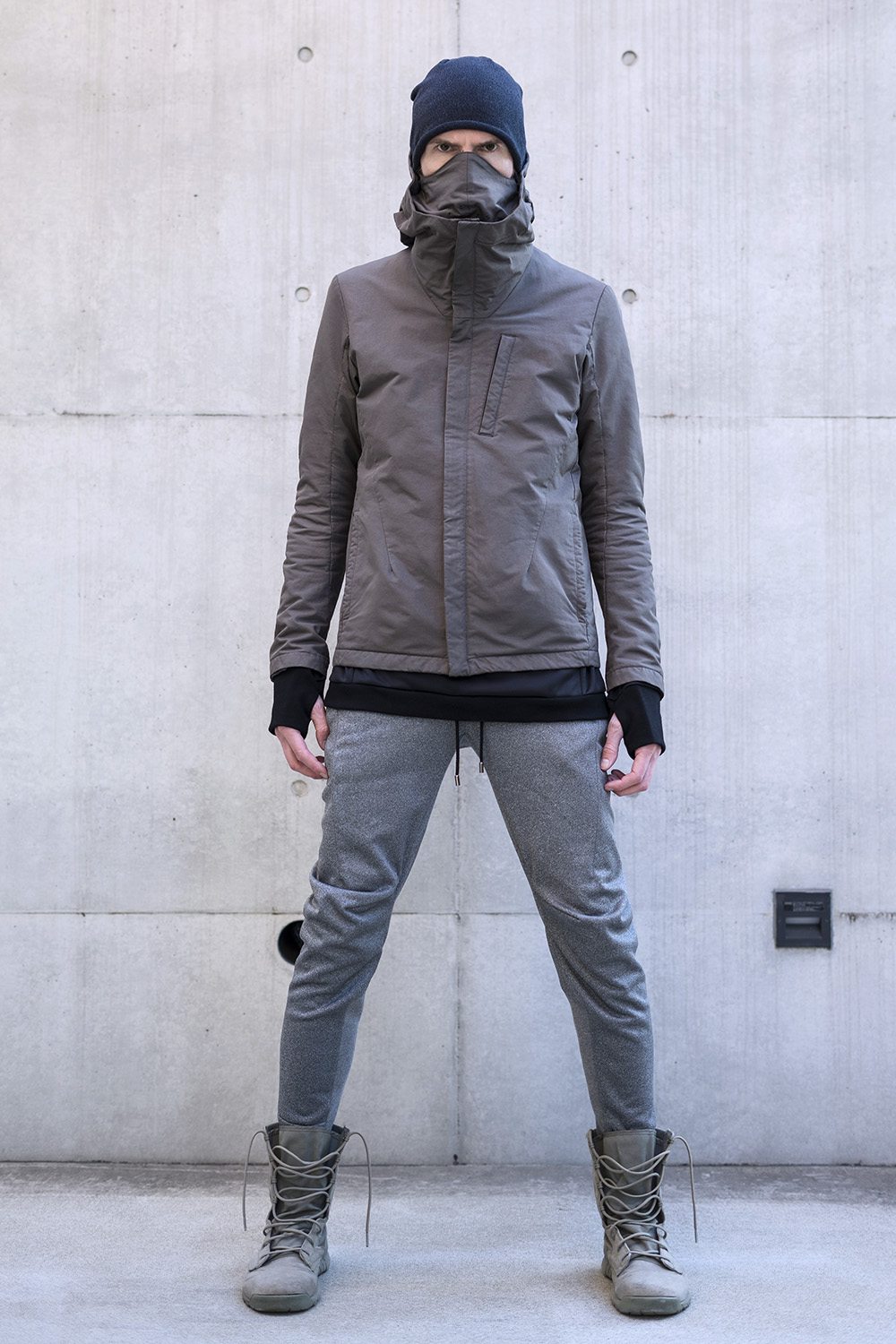 ARTICULATED HOOD JACKET