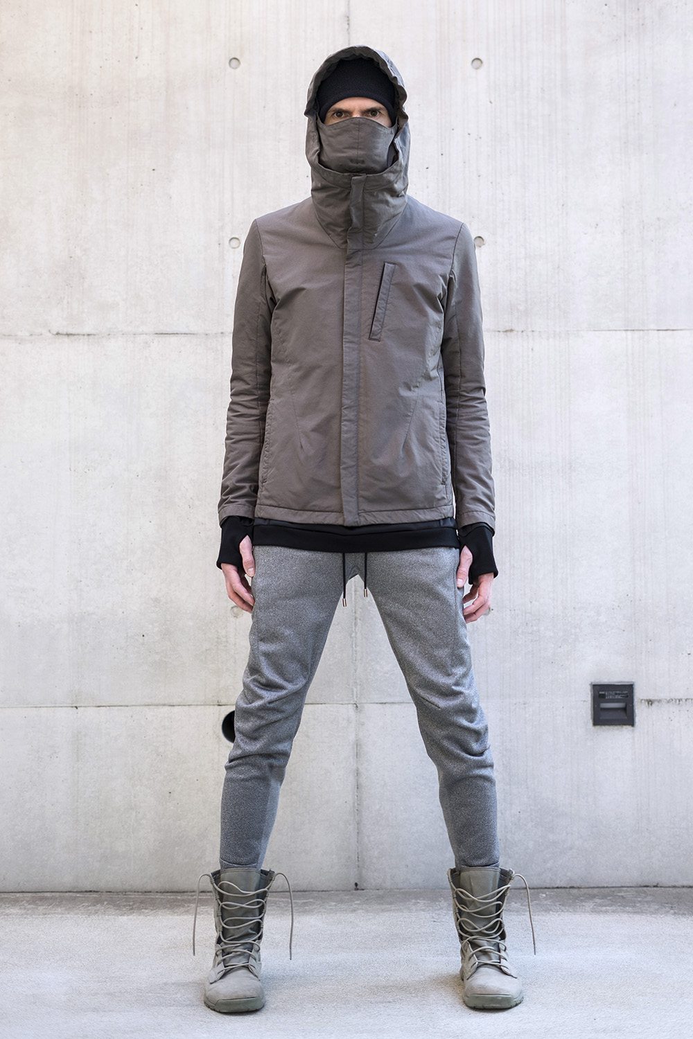 ARTICULATED HOOD JACKET