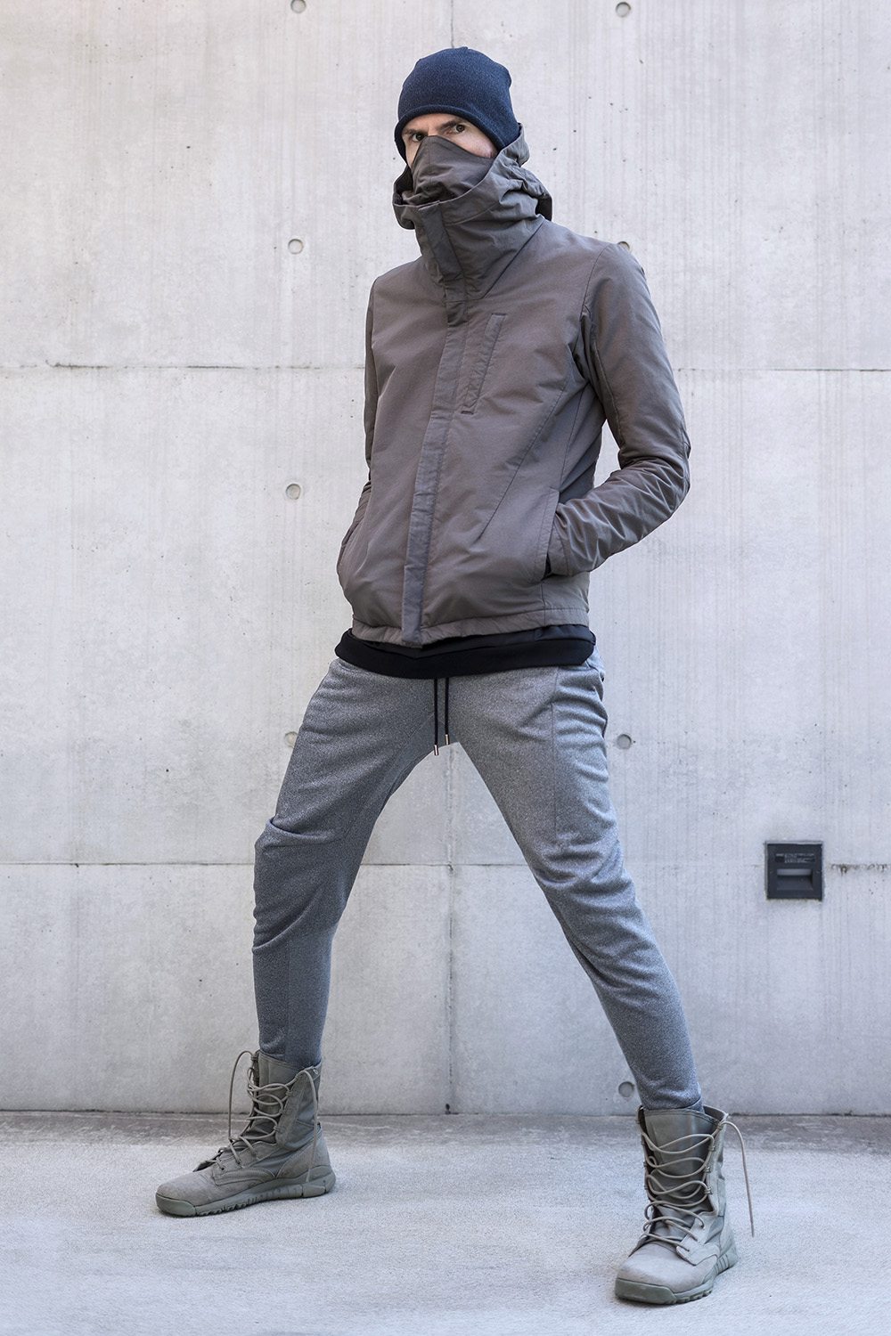 ARTICULATED HOOD JACKET