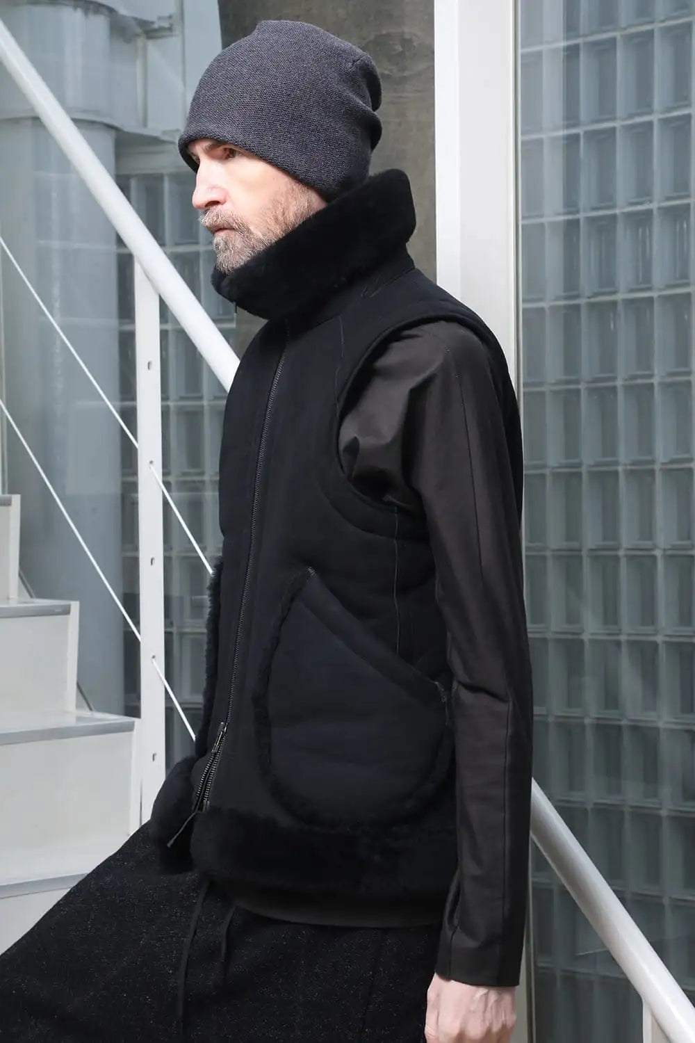 High neck  Vest Sheep Skin Black