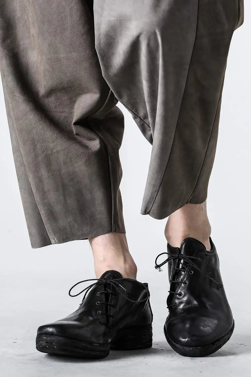 incarnation × DEVOA Shoes Horse leather garment dyed Black