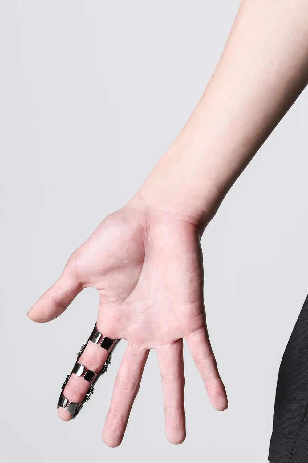 fangophilia × JULIUS Full Finger Ring Black