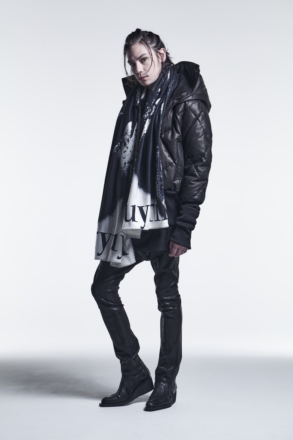 ロングリブ フーディーダウン