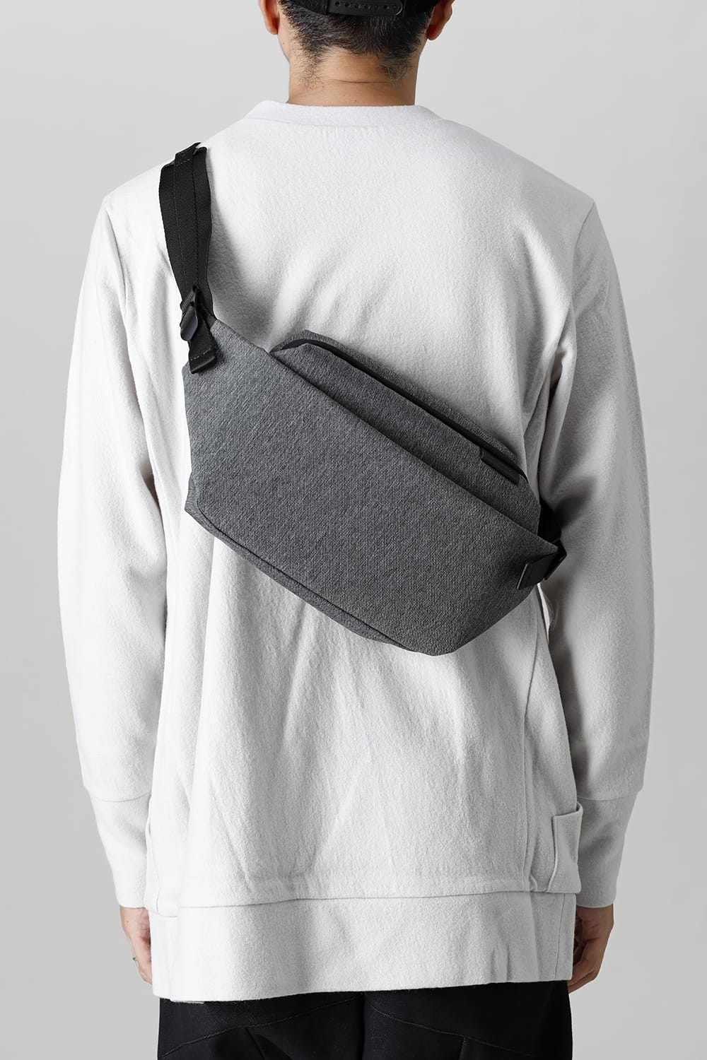 Isarau Black Melange