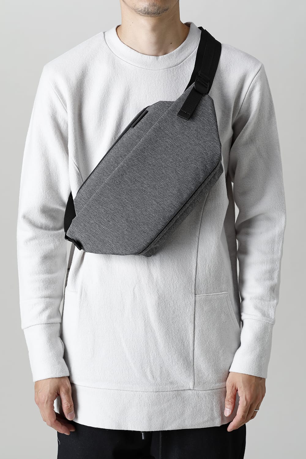 Isarau Black Melange