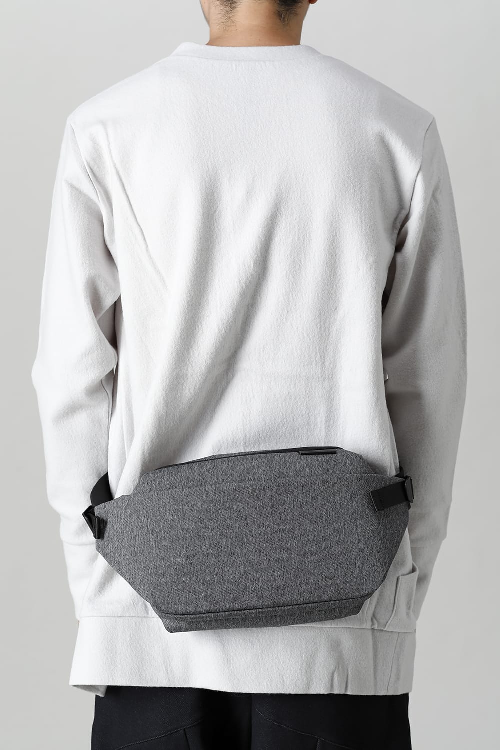 Isarau Black Melange