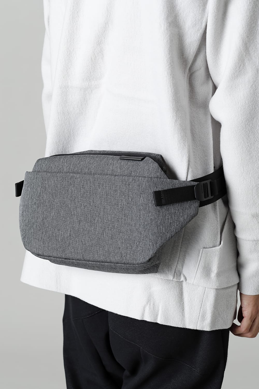 Isarau Black Melange