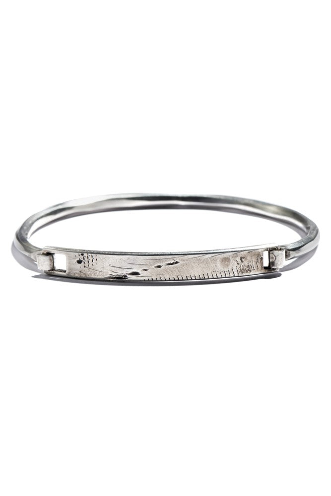 Closure Tag Tool Traces Bracelet