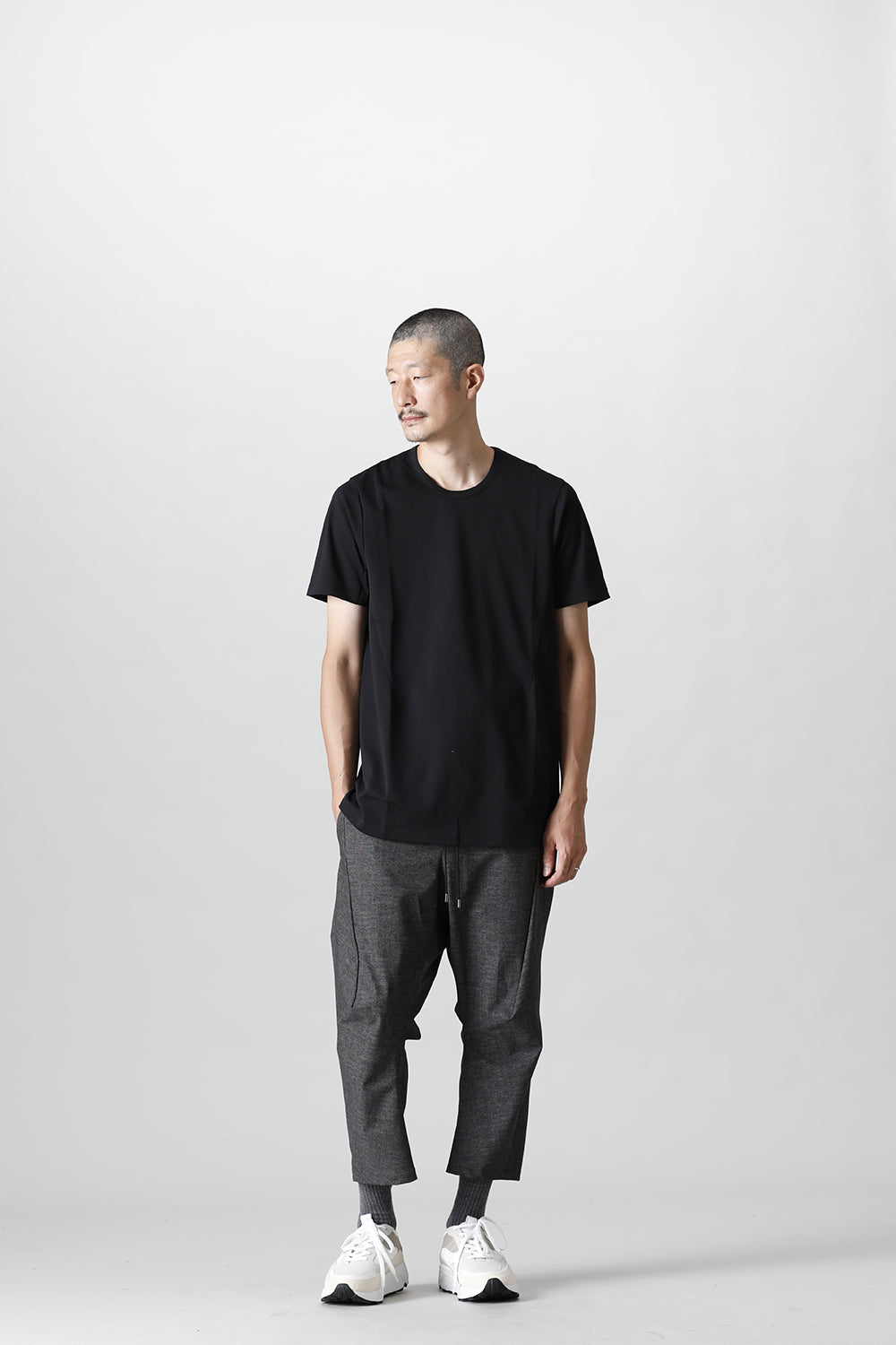 クルーネック サイドベンツS/S Black