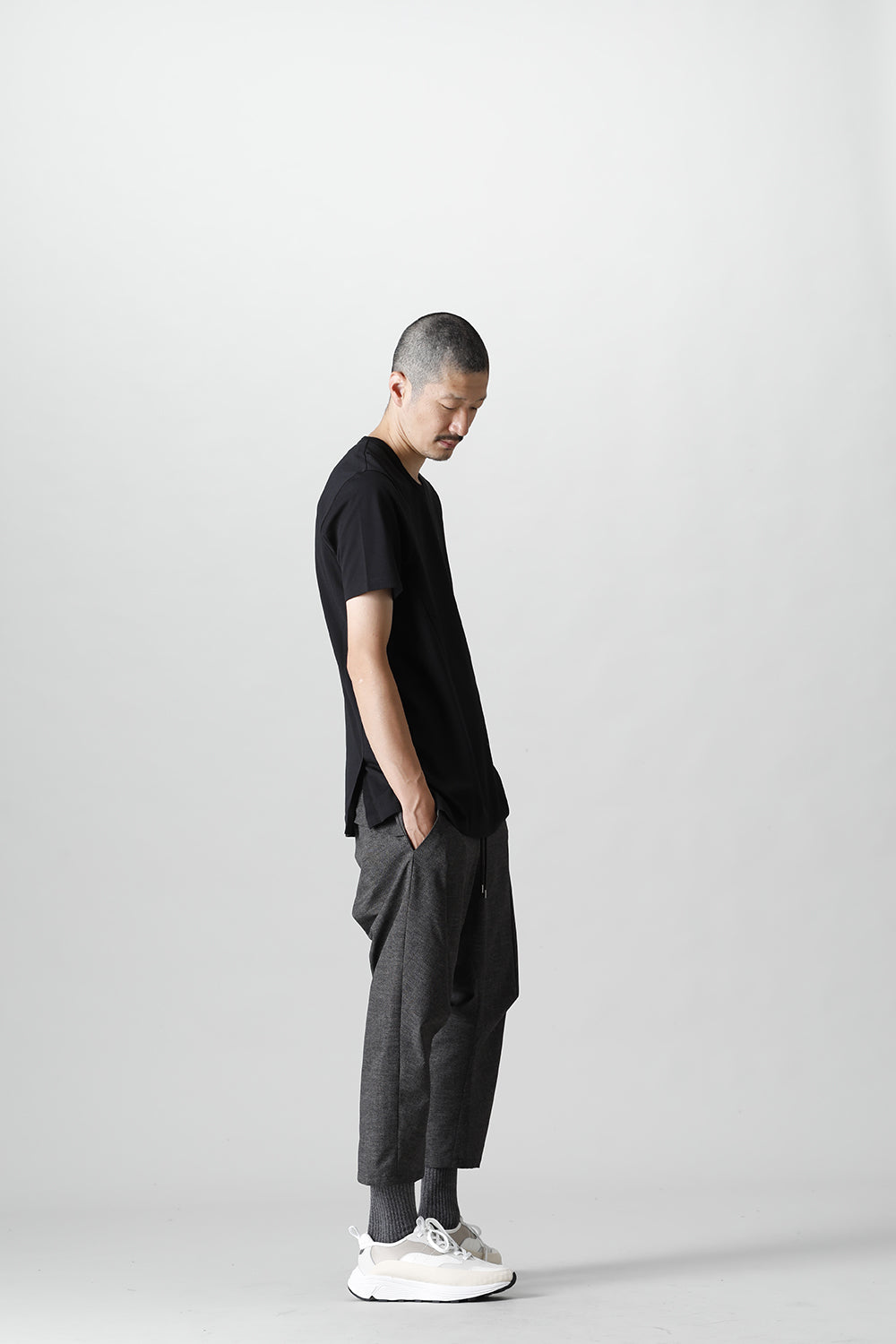 クルーネック サイドベンツS/S Black