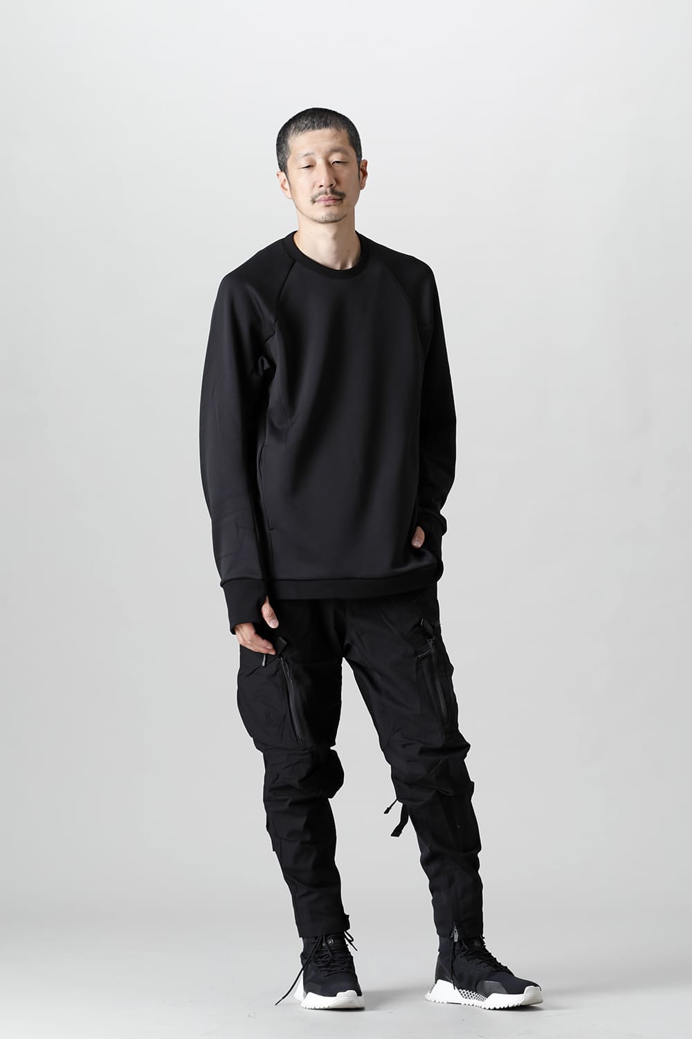 テック クルーネック トップ Black