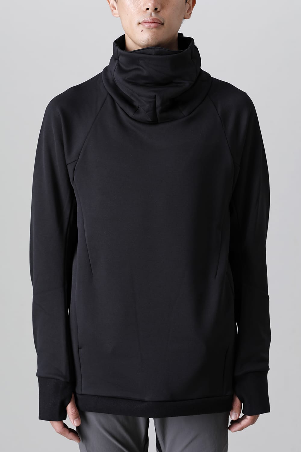 Covered Neck L/S Black