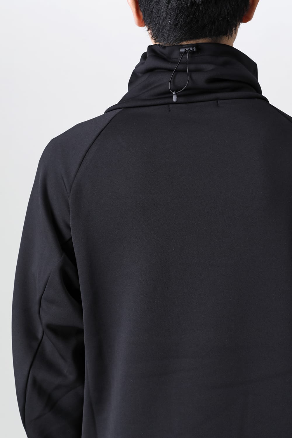 Covered Neck L/S Black