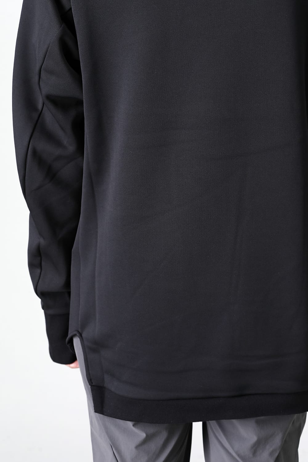 Covered Neck L/S Black