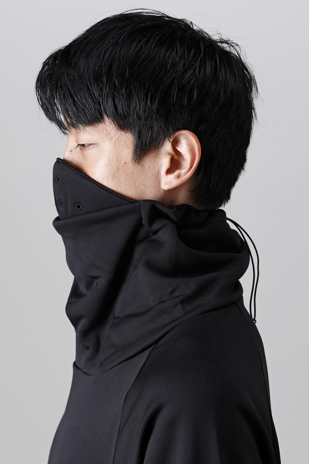 Covered Neck L/S Black