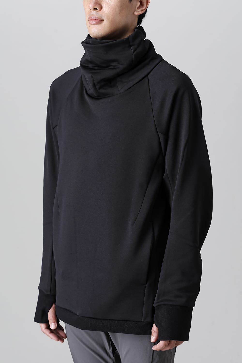 Covered Neck L/S Black