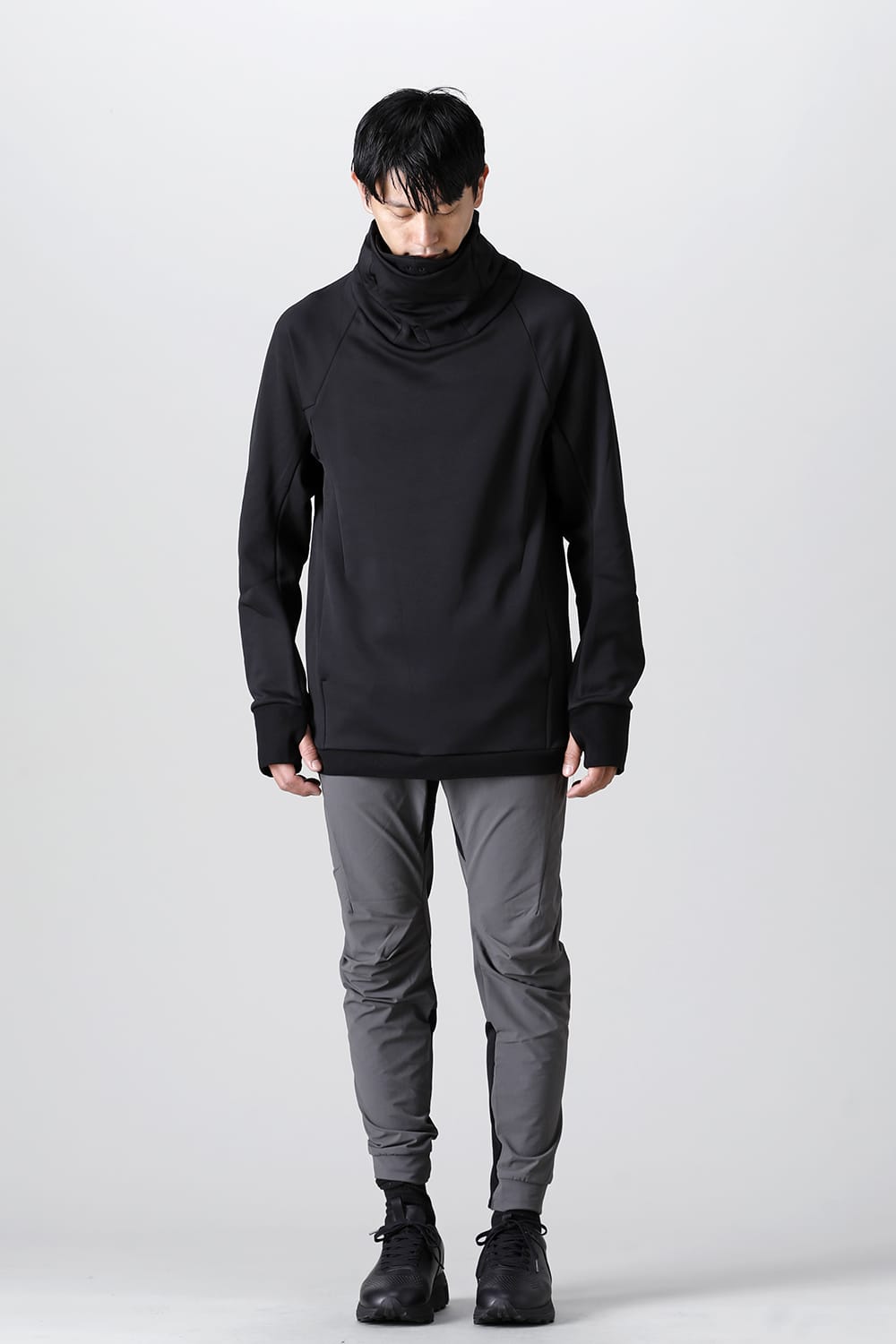 Covered Neck L/S Black