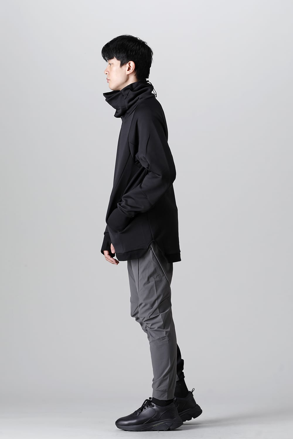 Covered Neck L/S Black