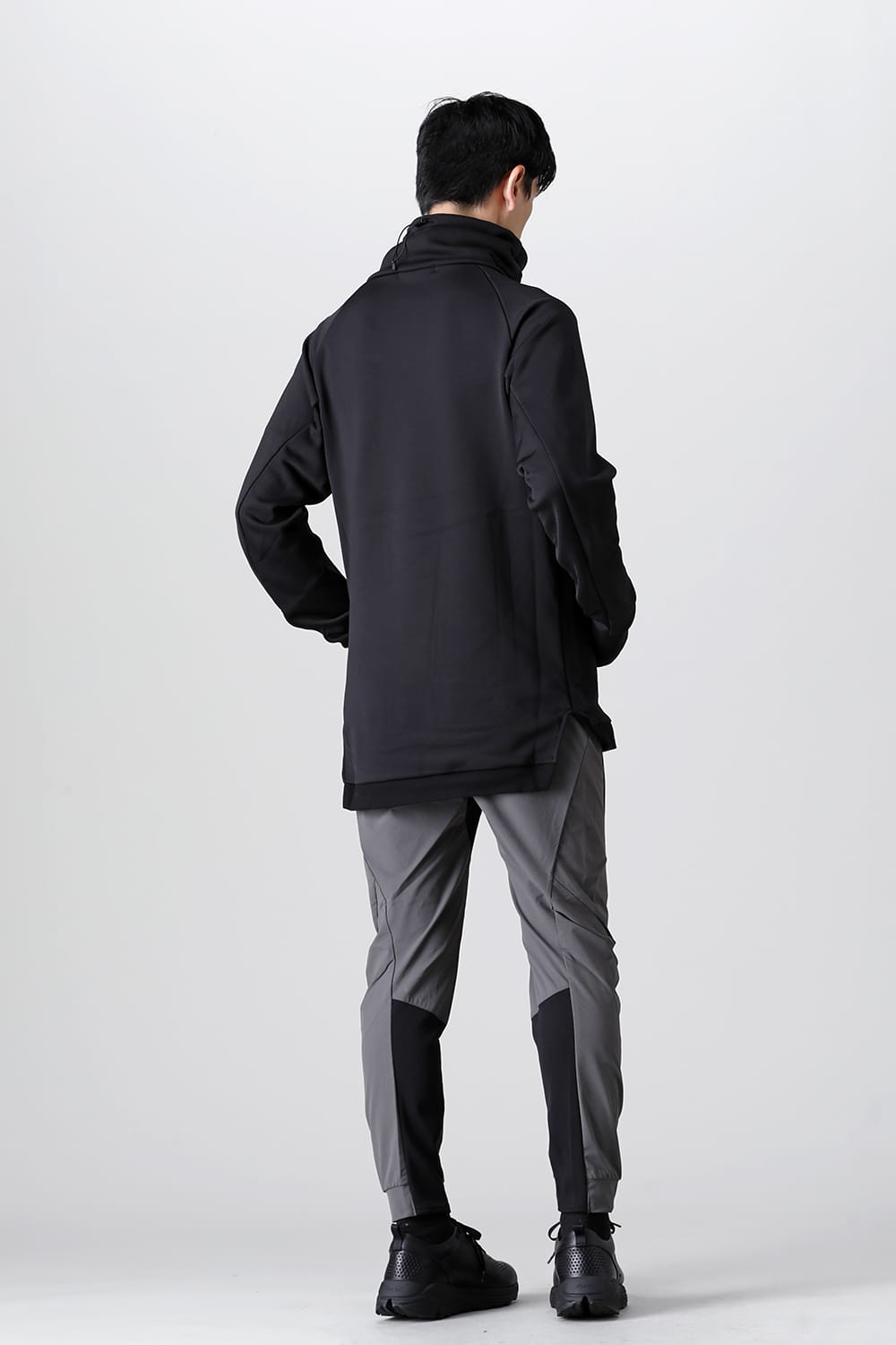 Covered Neck L/S Black