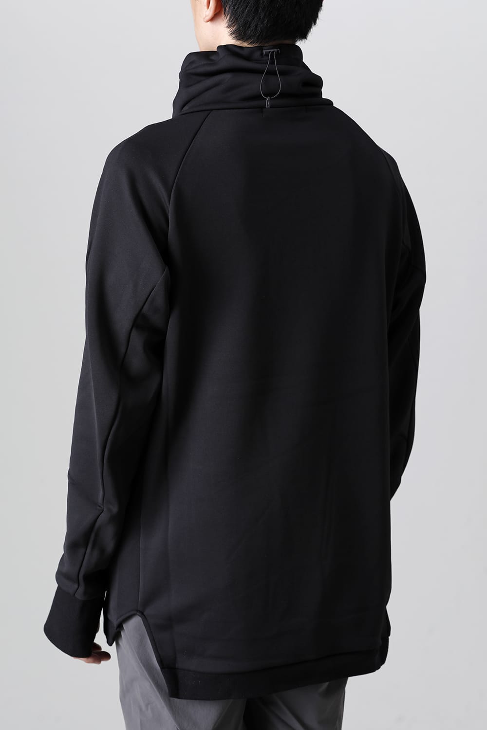 Covered Neck L/S Black