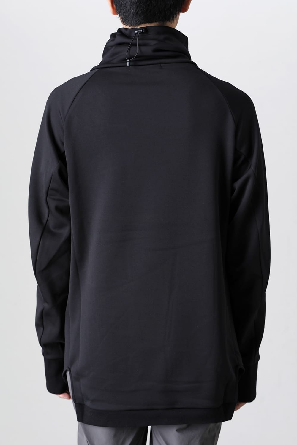 Covered Neck L/S Black