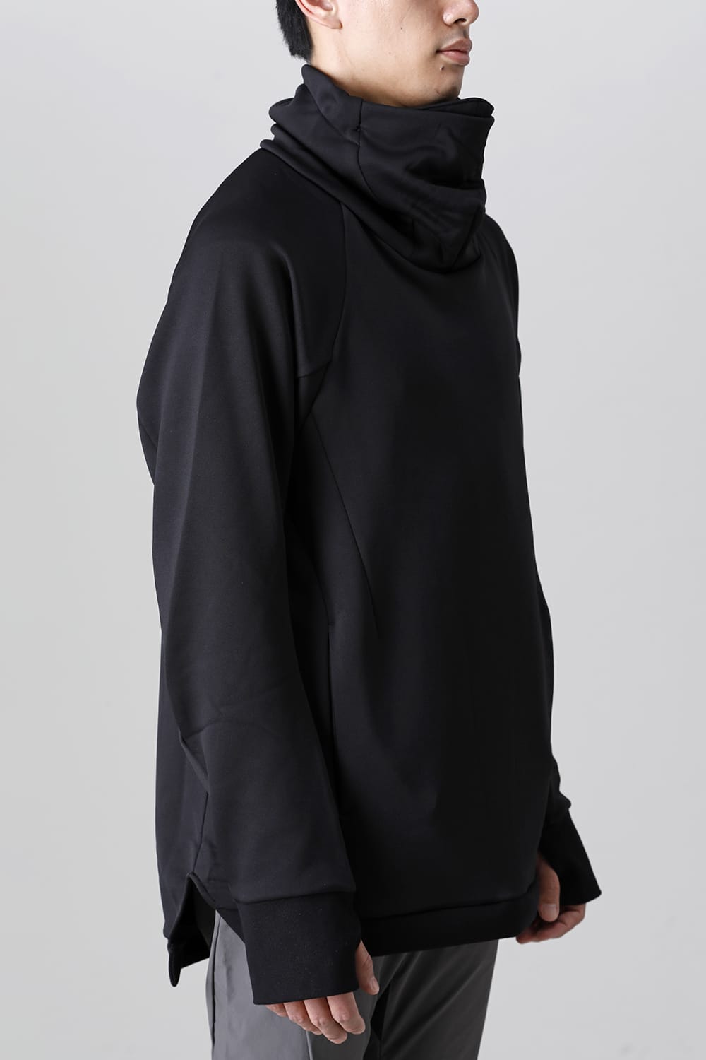 Covered Neck L/S Black