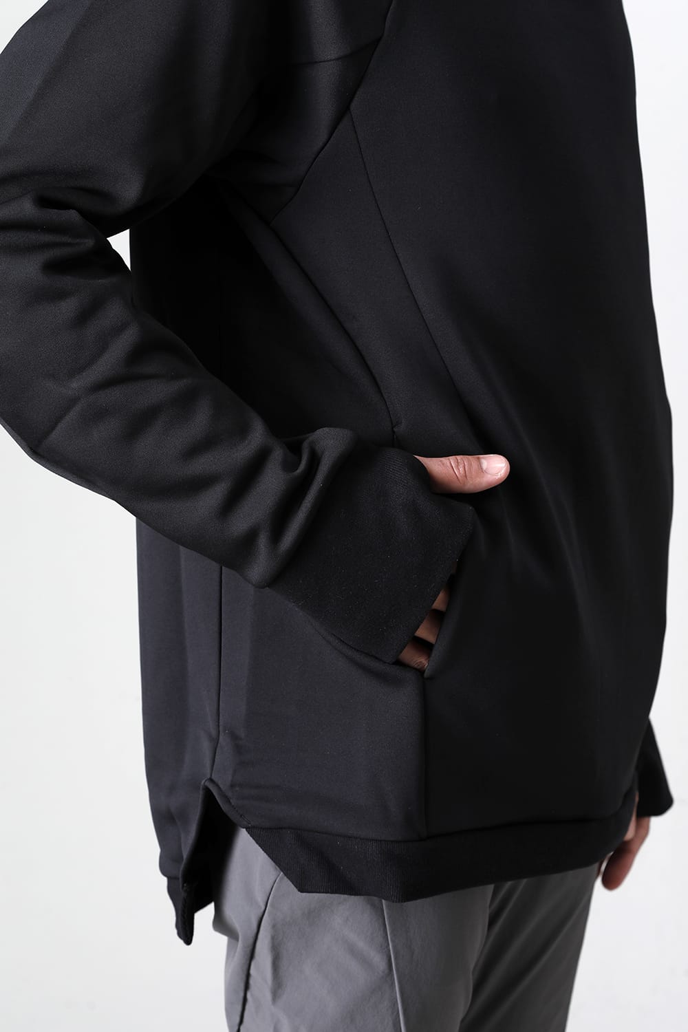 Covered Neck L/S Black