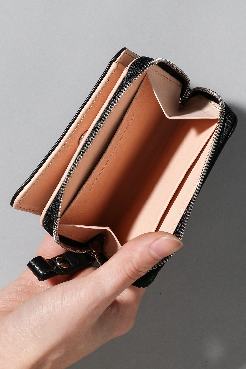 Tower half Wallet - Cow leather from Hokkaido Black