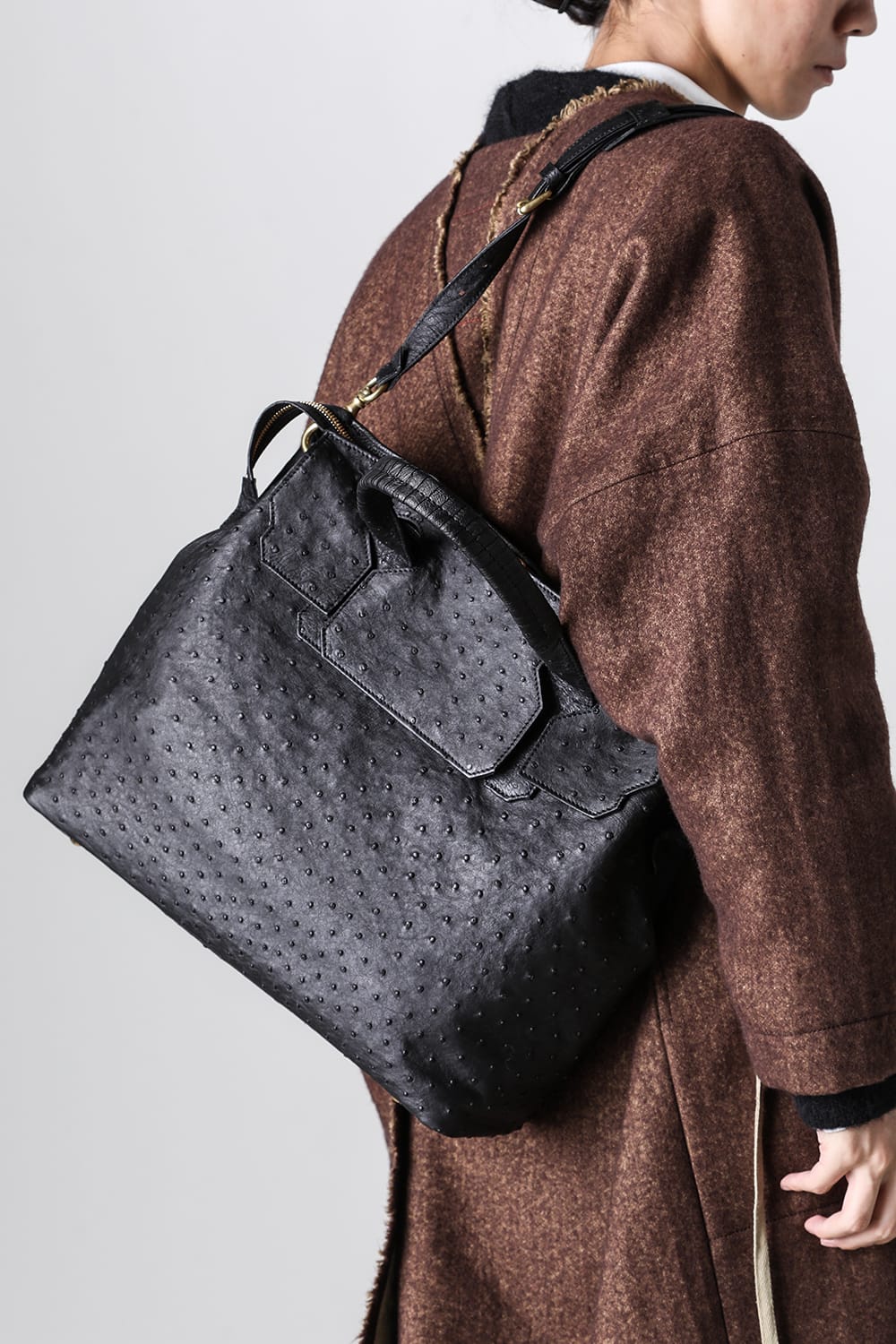 key hole BOSTON Ostrch